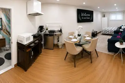 Image de Private beautiful Suite in a Bungalow lower floor