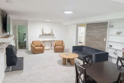 Image de 3br comfy Suite with Patio, gaming room and dedicated working space Abbotsford