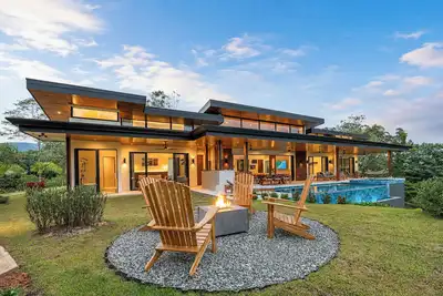 Image de 3-bedroom Luxury Villa Dominical Walk to the Waterfalls! !