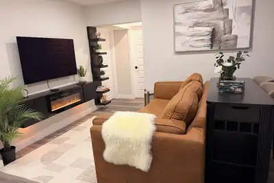 Image de Cozy 2-Bedroom apartment offering comfort, convenience & exceptional value