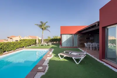 Image de GuestReady - Villa Salobre Par4 Piscina Privada