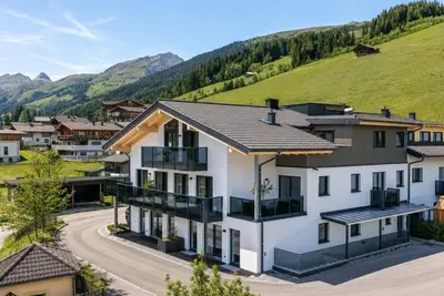 Image de Luxe alpine avec sauna au pied des pistes.