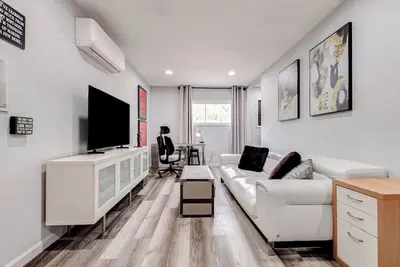 Image de Tranquil Retreat in Spring, The Woodland & Houston