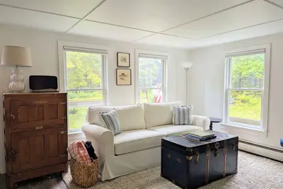Image de Cozy Owls Head Cottage - walk to the harbor and general store!