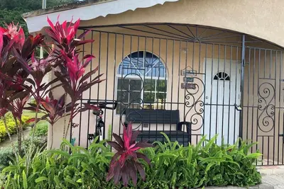 Image de Your Home Away From Home – Book Your Stay Today