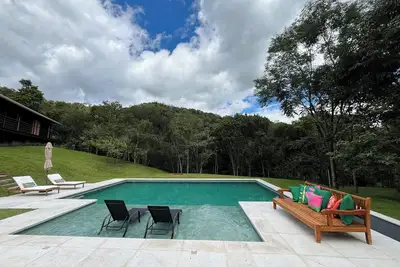 Image de House in the Woods in Santo Antônio do Pinhal