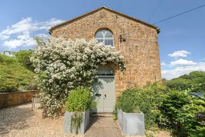 Image de The Old Chapel (Sleeps 4) - Beaminster, Dorset, sleeps 4 guests  in 2 bedrooms