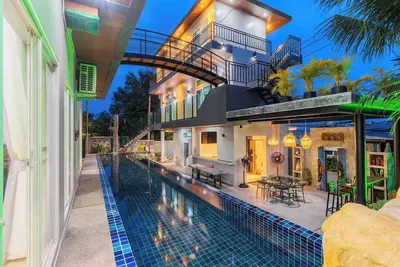Image de 10 bed-13 bath, 3 pools, zipline, sauna, Oceanview-Vrbo