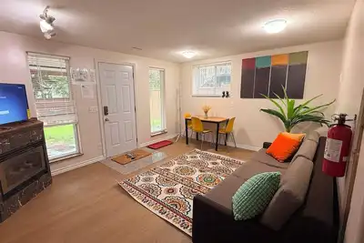 Image de Gateway to Banff | Cozy 2br Sleeps 6 | Nw Calgary