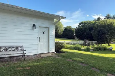 Image de The Country Mile farmhouse in Franklin