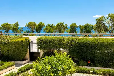 Image de Beachfront Jacuzzi Retreat Seaview Walk Everywhere