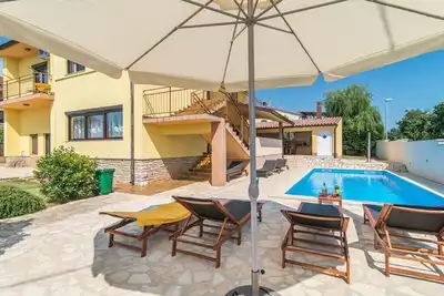 Villa à Pula avec piscine