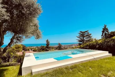 Image de N324 – Numana, bright one-bedroom apartment with private pool and garden