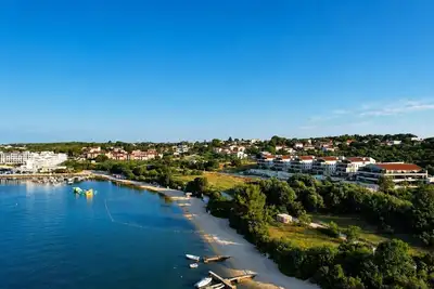 Image de Seafront Apartment with Pool