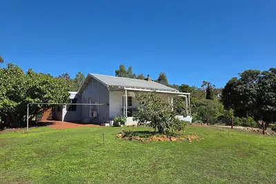 Image de Private Perth Hills Cottage | Nature Retreat with Kangaroos