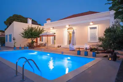 Image de Beachfront, Pool, Chic- Live in Style: Pyrgo Villa