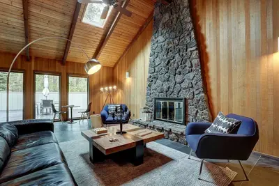 Image de Luxurious Cabin with Equipped Deck and Hot-Tub in Oregon