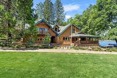 Image de Wonderful Family Glamping Vacation Destination: A Beautiful Cottage by Pine Mountain Lake in Groveland, California