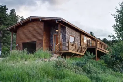 Image de Idyllic Getaway Cabin for Families with Home Theater, Ping Pong, and Video Games in Nederland, Colorado