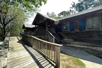 Image de Lakefront Harbor North Cottage with Hot Tub and Ada Accessible Bath, Waterfront Retreat
