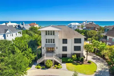 Image de Exquisite Beach House for Family Getaway in Gated Community near Pawleys Island, South Carolina