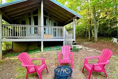 Image de Romantic Cabin Ideal for a Secluded Escape in Townsend, Tennessee