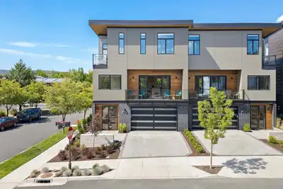 Image de Peak and Pint | Perched Above Old Mill with Mountain Views & Walkable Bend Location