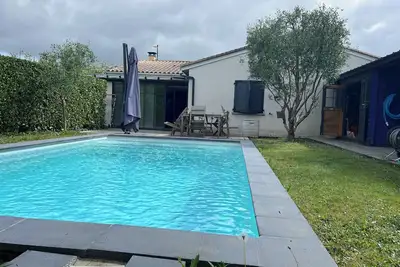 Image de Maison 4 chambres-Piscine - Parking privé, clim, Cte ville histo 10mn pieds