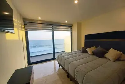 Image de Charming 2-bedroom apartment on El Malecon with Ac in Mazatlán. Great ocean view