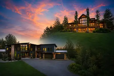 Image de The Shores Estate - 2 Luxury Lodges! Private Lake! Sleeps 80! Events!