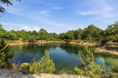 Image de Private 16+HiddenOasis! SwimPond+HotTub+Sauna+2Firepits+10ac, Pets Welcome!