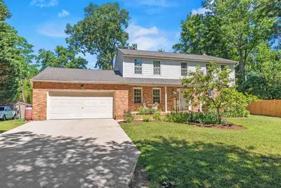 Image de Spacious Edgewater Home  Deck & Sleeps 8