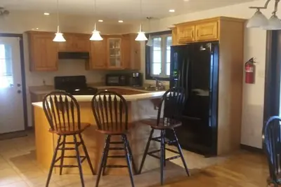 Image de Spacious 3-bedroom home, views to 90 miles, 113 acres, 2. 5 mi. marked trails