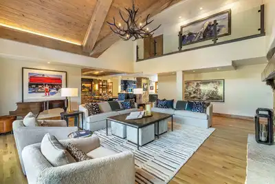 Image de Cuvée-Designed Ski-In/Out Suite at Ritz-Carlton, Gulch