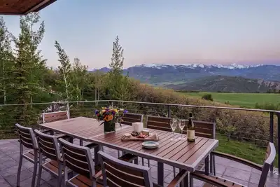 Image de Luxury Estate in Kailua-Kona with Ocean Views, by Cuvée