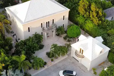 Image de Luxurious Villa Siena with Private Guest Suite