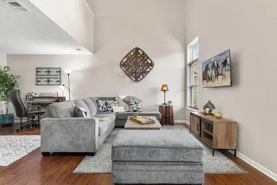Image de 1 Exit to Horse Park/King Bed/Fenced Yard/