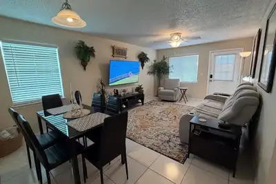 Image de Beachside Retreat - Private Path to Ocean is just 200ft Away!