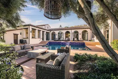 Image de Luxury Spanish Mission Estate Near Solvang with Pool, Spa, Sauna, Bocce & Views