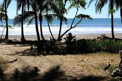Image de Ocean/Beachfront bungalow tiny house