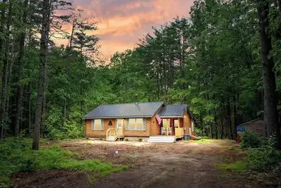 Image de Awesome Log Cabin with Games Room and Hot Tub in Denmark, Maine