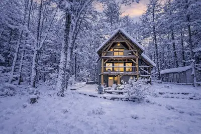 Image de Peaceful Countryside Cabin with Hot-Tub and Fire Pit in Maine