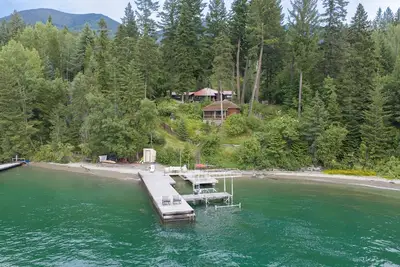 Image de New Listing | Lakefront Cabin on Flathead Lake | Private Beach, Dock & Cherry Orchard