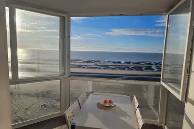 Image de Vue mer exceptionnelle – Appartement pied dans l’eau sur la digue de Bray-Dunes