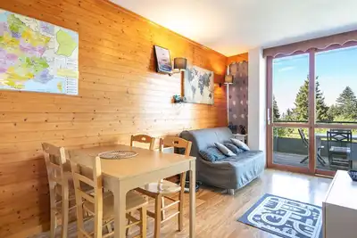 Image de Appartement familial, balcon vue montagne
