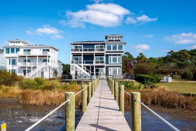 Image de Incredible Spacious Beach House with Stunning Views for an Amazing Family Getaway in Corolla, North Carolina