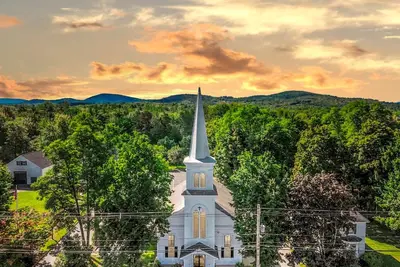 Image de Unique Modern Church Rental Completely Renovated in New Hampshire