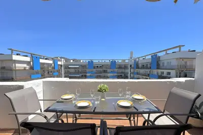 Image de Appartement à Roses avec Piscine et Terrasse - 1 Chambre, Proche Plage et Commerces