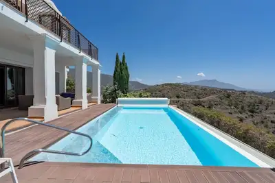 Image de Panoramic views · Heated pool · 5-bedroom villa in Benahavís