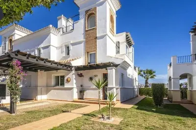 Image de A Lovely Townhouse with beautiful golf views  prov